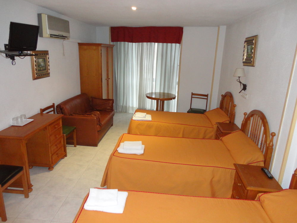Pension Venecia Pinto Exterior photo