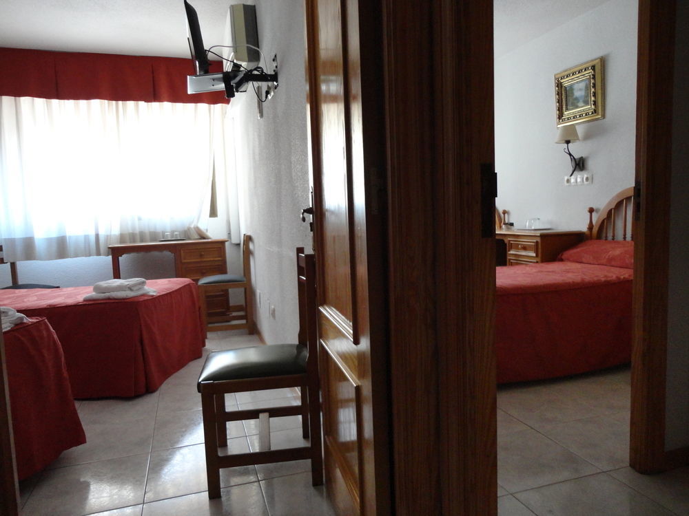 Pension Venecia Pinto Exterior photo