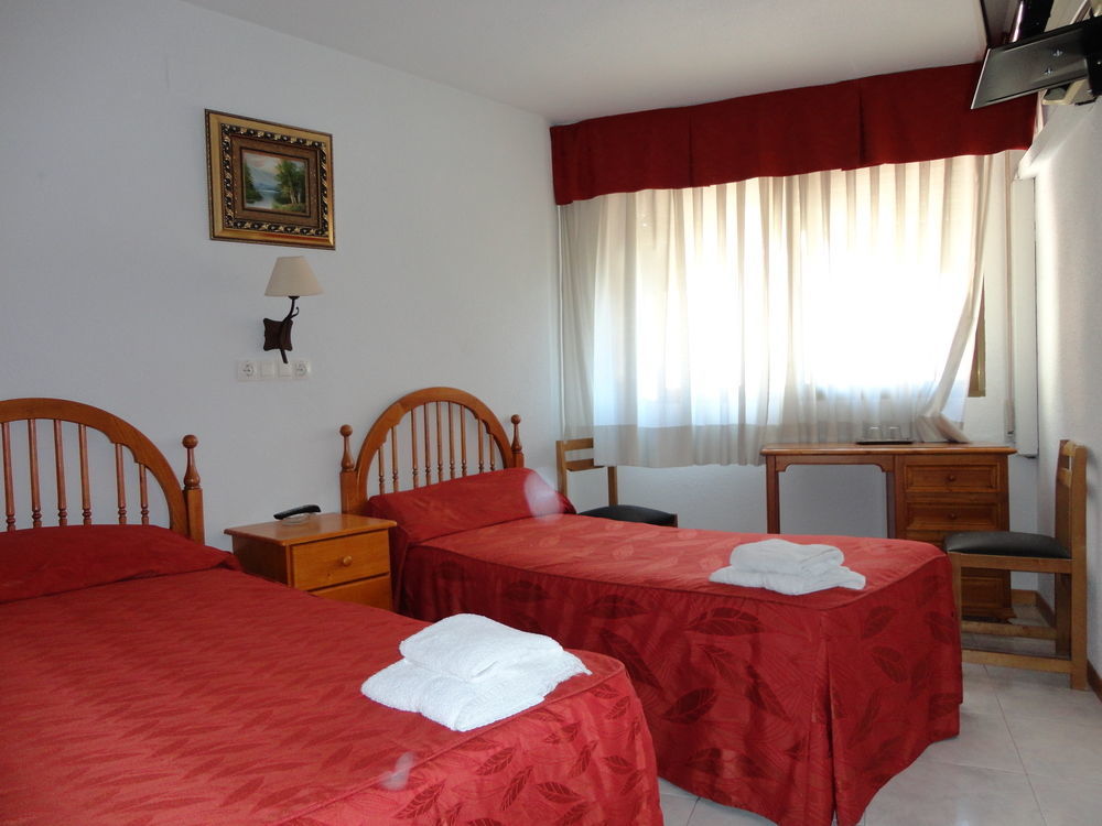 Pension Venecia Pinto Exterior photo