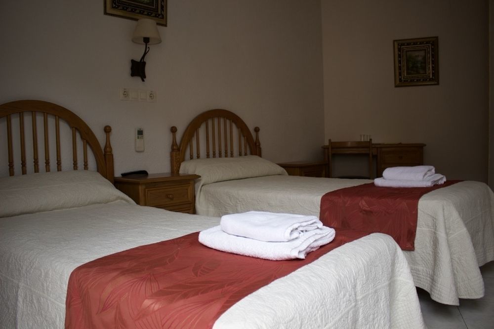 Pension Venecia Pinto Exterior photo